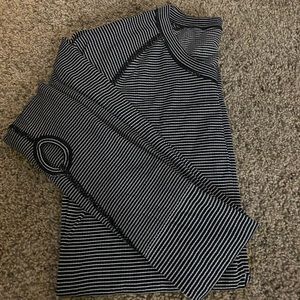 Lululemon women’s Swiftly tech long sleeve